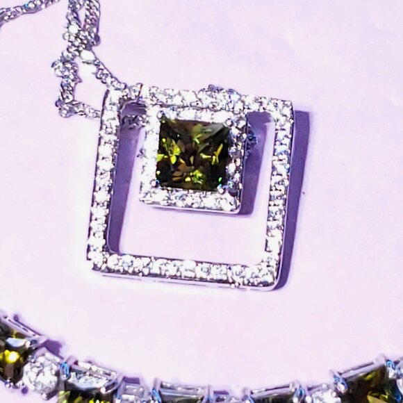 Green Princess Cut Zircon in Silver Setting - Picture 2 of 3